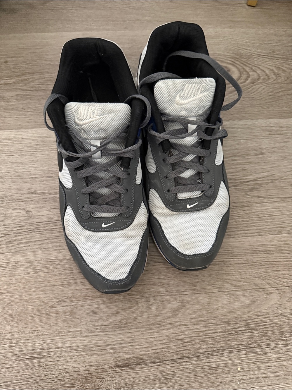 Nike Men’s Gray and White Low-Top Sneakers